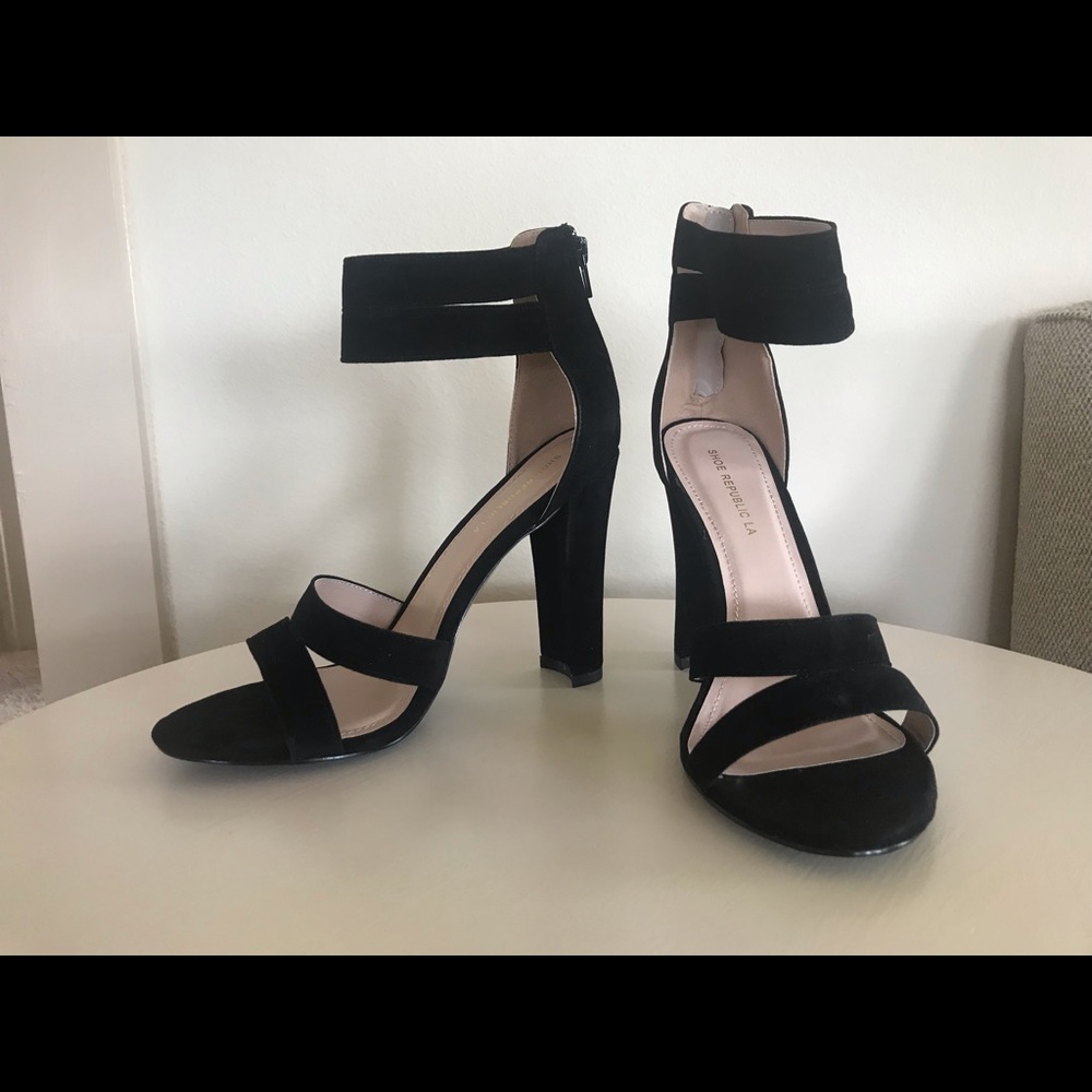 New in box - Shoe Republic LA heels - 10